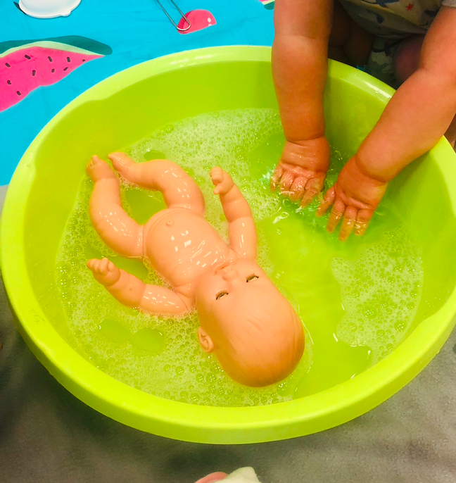 1. Játék baba fürdetése